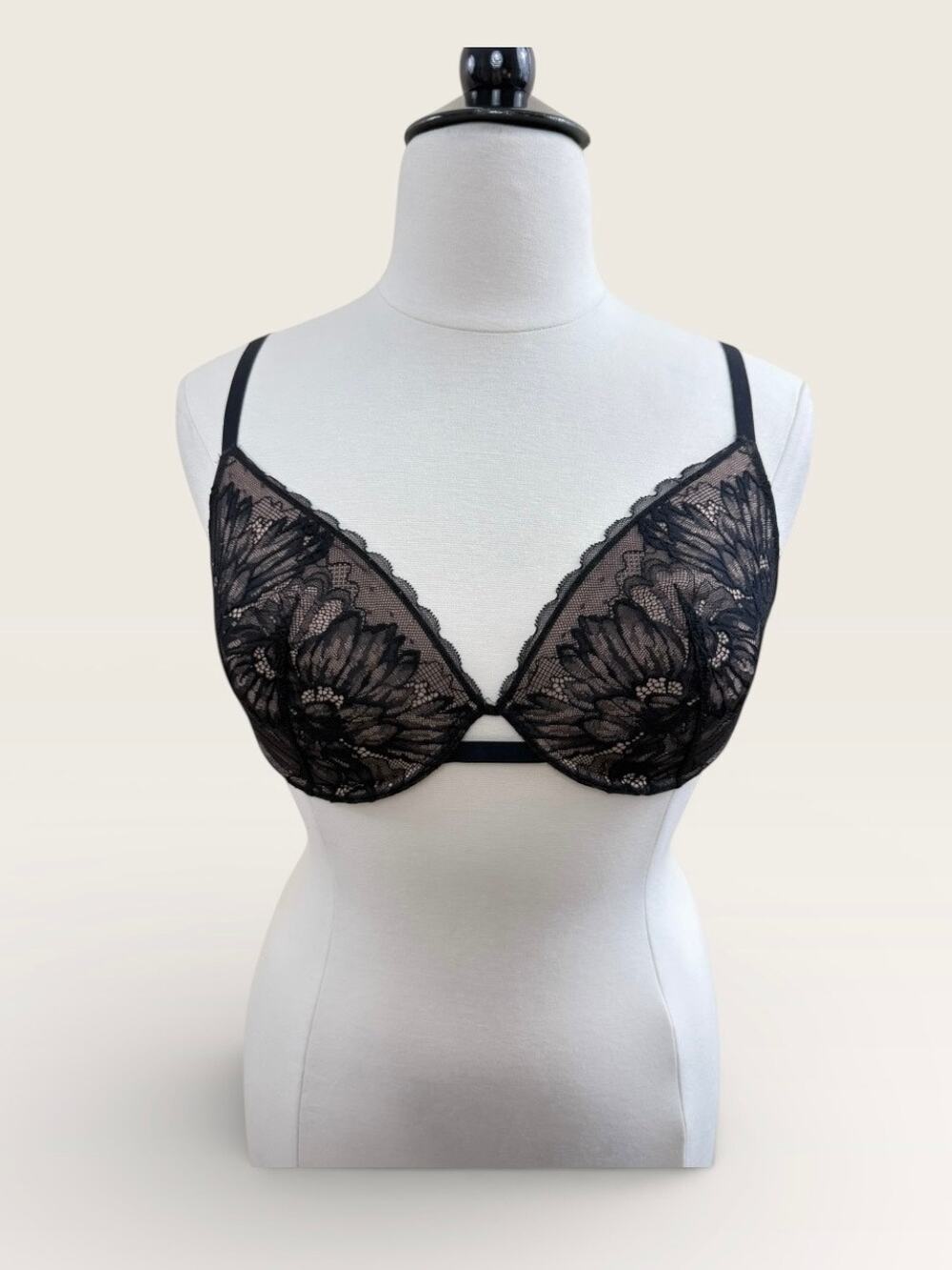 Soma Intimates Black Lace, Nude Lining Lightly Lined Lace Plunge, 38C